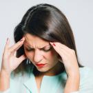 migraine in woman